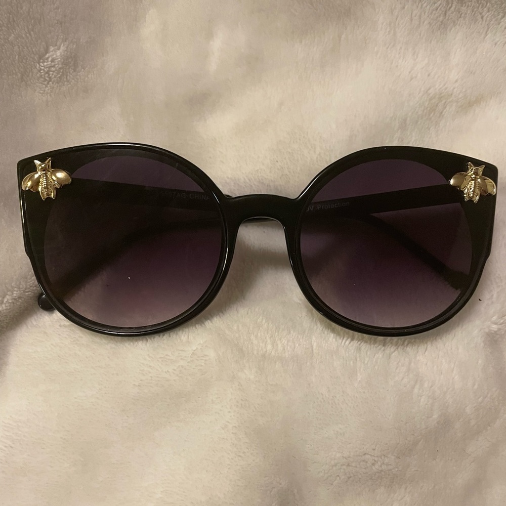 Black Sunglasses - Picture 1 of 4
